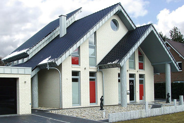 Частный дом из кирпича Esbjerg белого перламутрового с оттенком