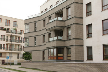 Жилое здание в г. Варшава из кирпича Faro серого с оттенком